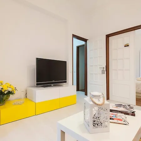 Pensjonat Ginjinha House - 4 - Bairro Alto - With Ac! 3*